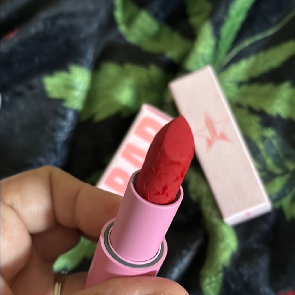 Jeffree Star Velvet Trap Lipstick new in box Red Affair